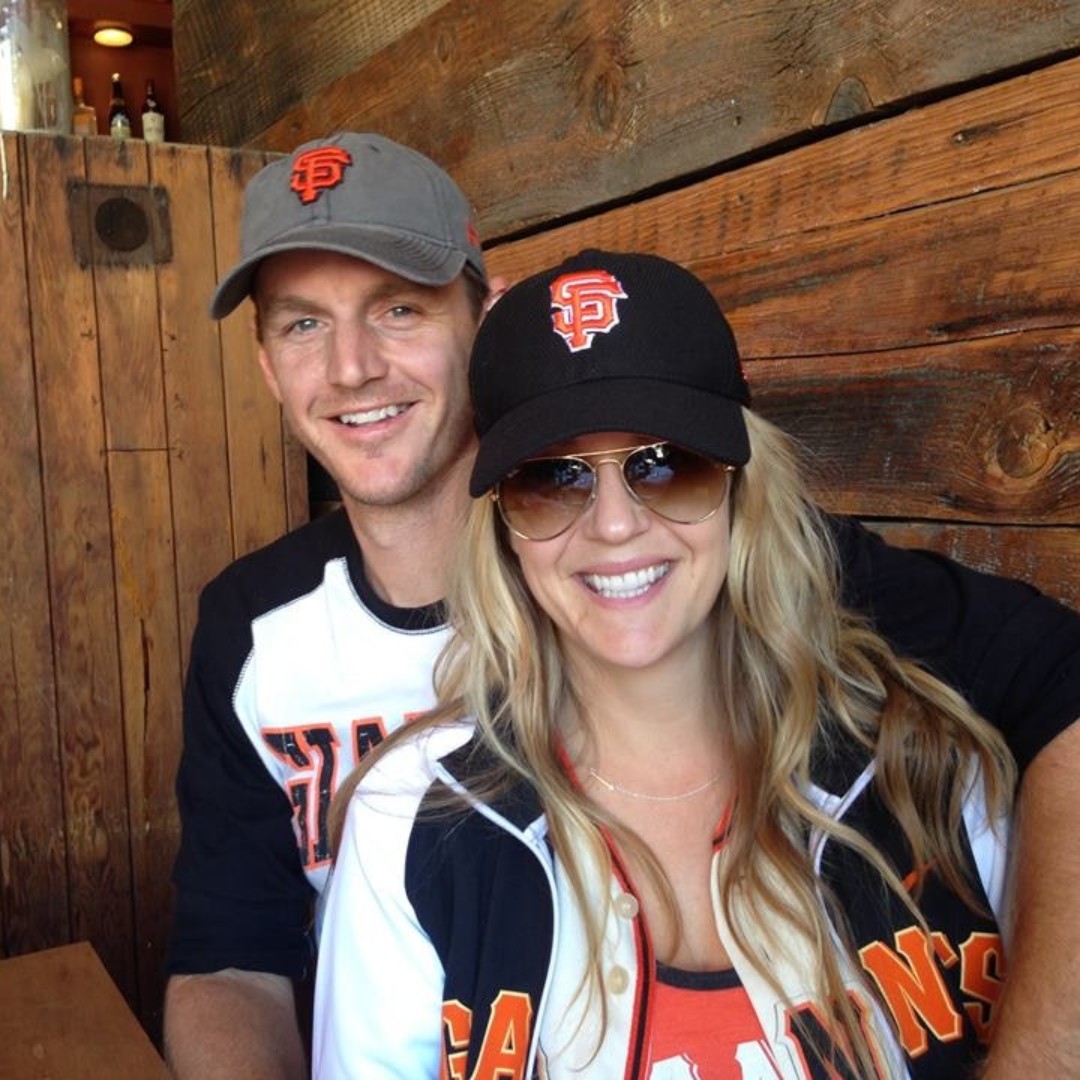 nickandkellygiantsfanssquare